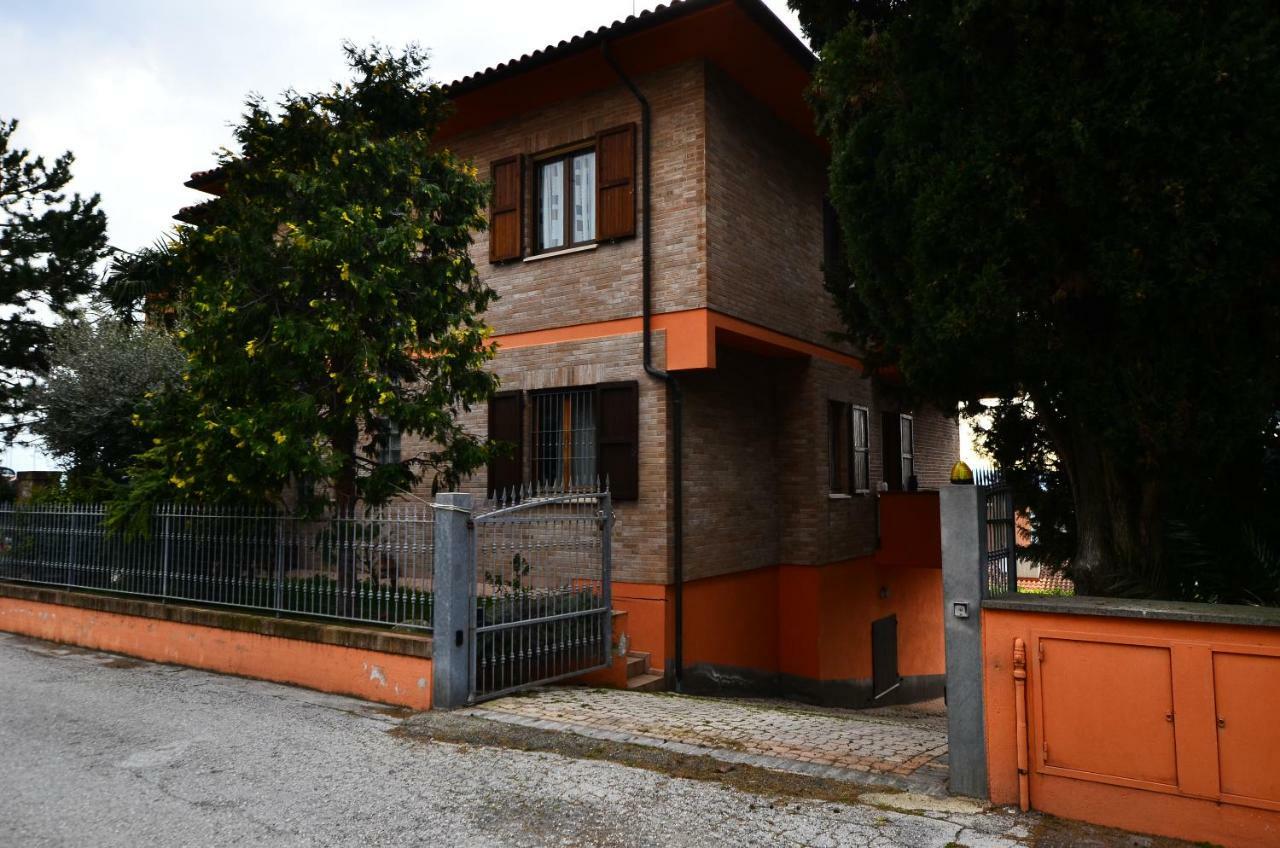 La Violetta Villa Camerano Bagian luar foto